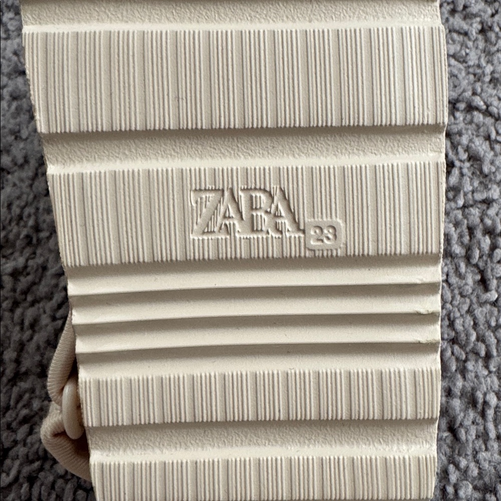 Zara Kids Beige Floral Strap Rubber Clog - Size 23 (US 6.5/7) - Picture 4 of 4